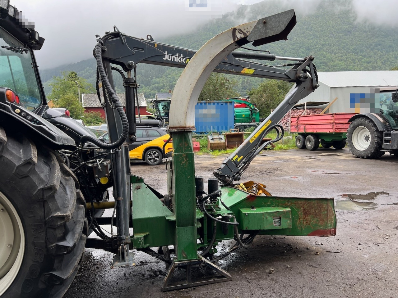 2015 NHS 300E chipper and 2015 Junkkari P4169 Crane - Forestry equipment: picture 1 2015 NHS 300E chipper and 2015 Junkkari P4169 Crane - Forestry equipment: picture 1