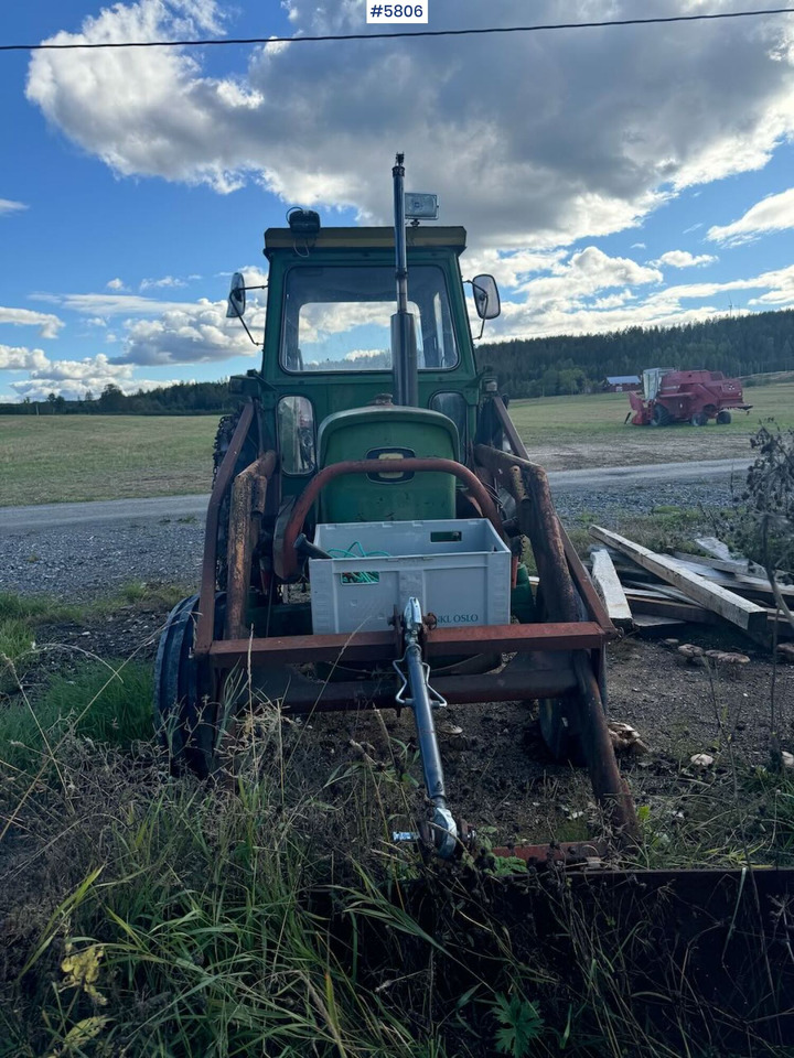 John Deere 2130 - Farm tractor: picture 5 John Deere 2130 - Farm tractor: picture 5