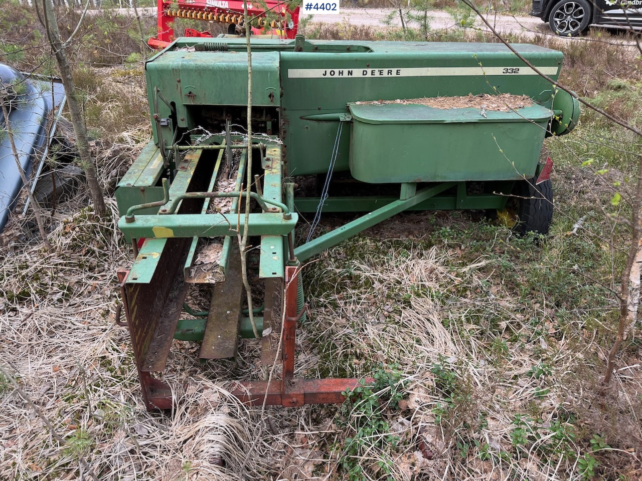 John Deere 332 Square Baler - Hay and forage equipment: picture 5 John Deere 332 Square Baler - Hay and forage equipment: picture 5