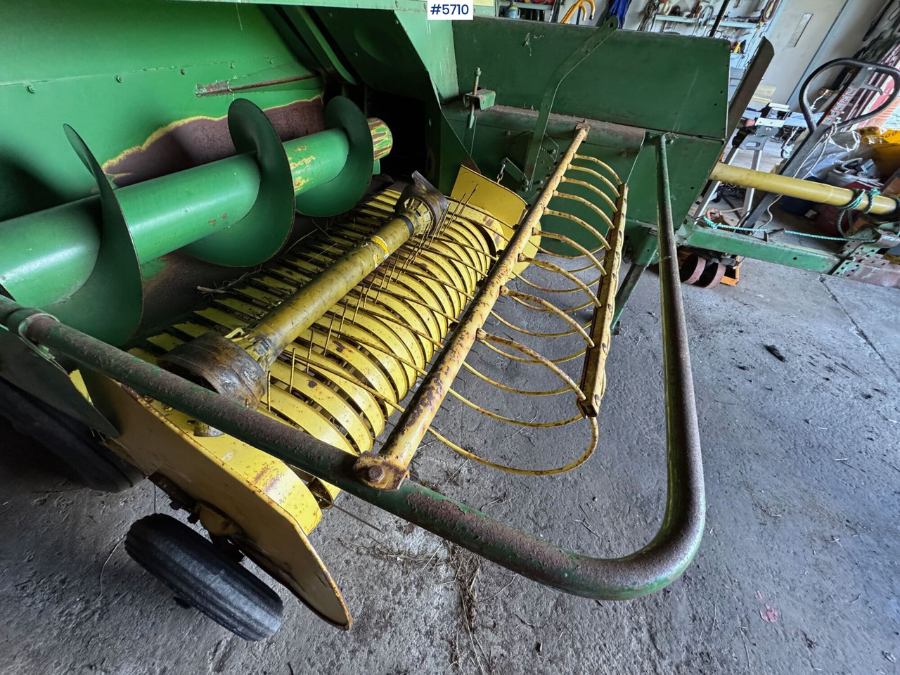 Hay and forage equipment John Deere 336 Square baler.: picture 8