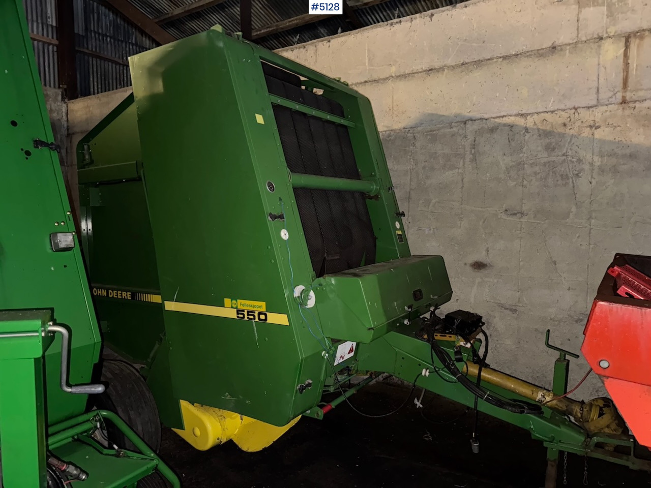John Deere 550 Round Baler - Hay and forage equipment: picture 5 John Deere 550 Round Baler - Hay and forage equipment: picture 5