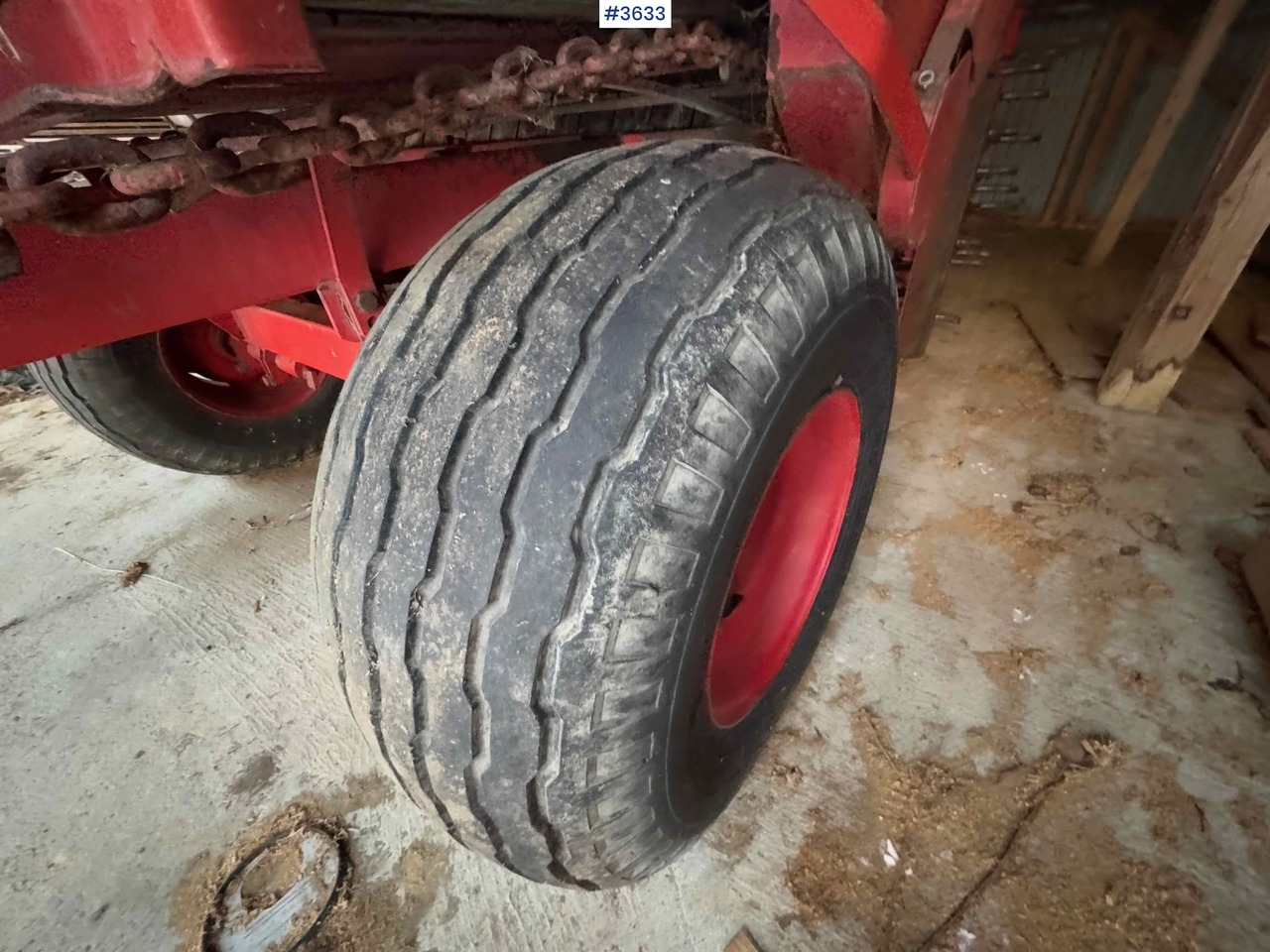 Hay and forage equipment Kverneland UN7000 unloading trailer: picture 17