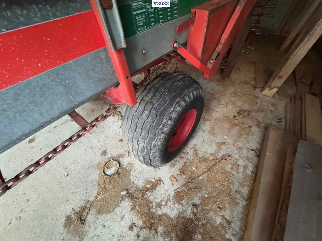 Hay and forage equipment Kverneland UN7000 unloading trailer: picture 16