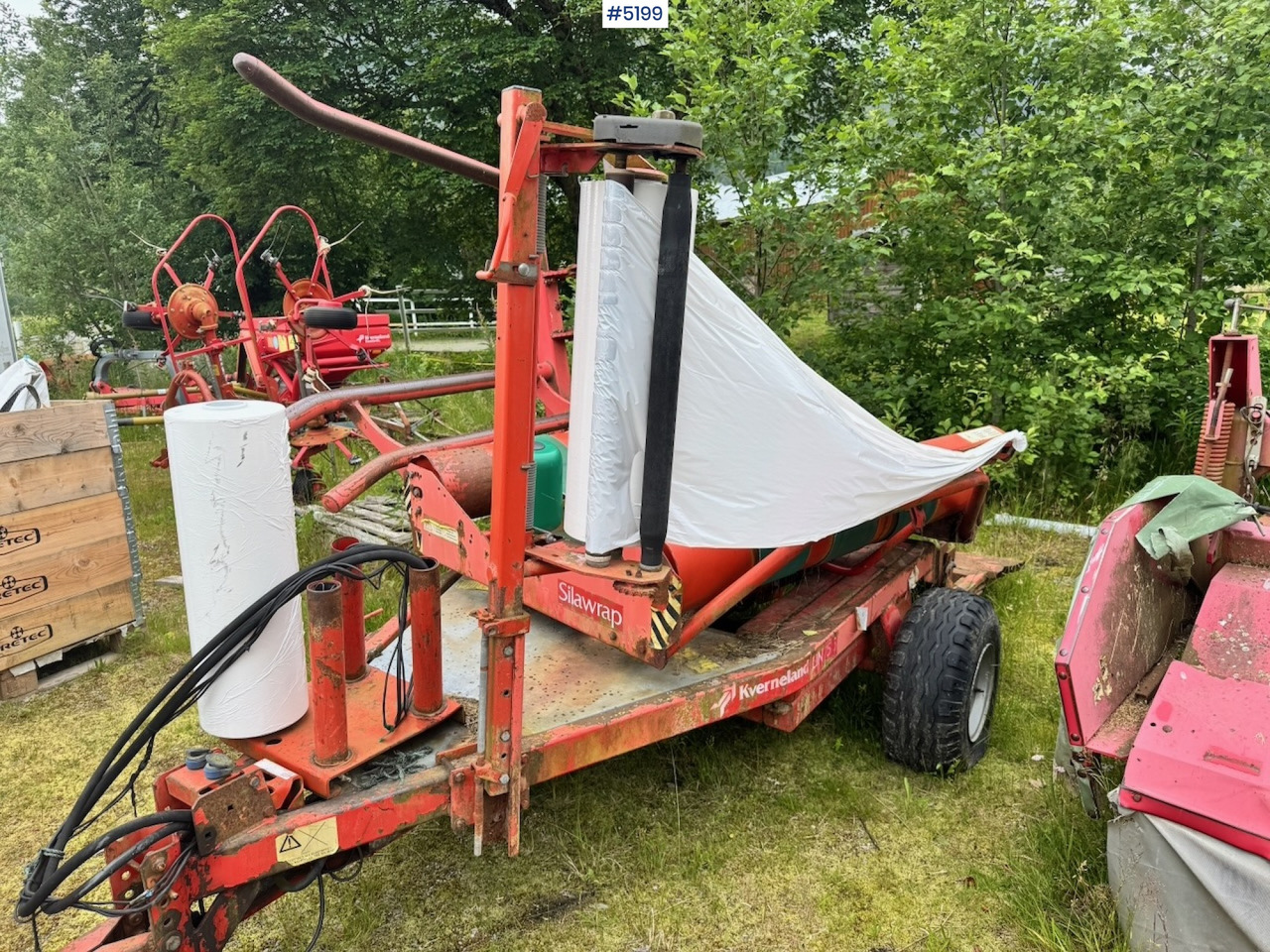 Kverneland UN7515 Round Bale Wrapper - Hay and forage equipment: picture 1 Kverneland UN7515 Round Bale Wrapper - Hay and forage equipment: picture 1