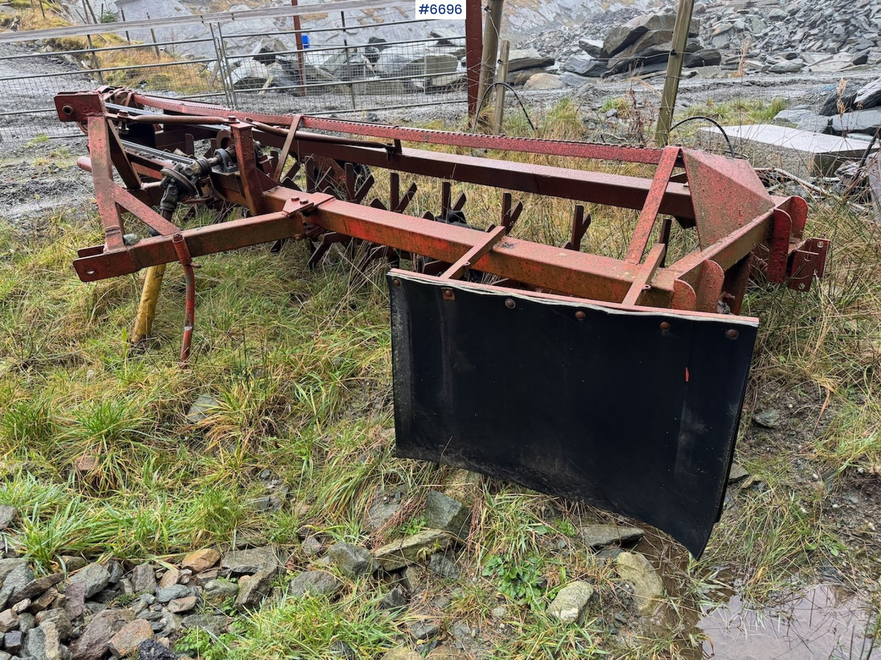 Soil tillage equipment Kverneland stone rake 4 m.: picture 7