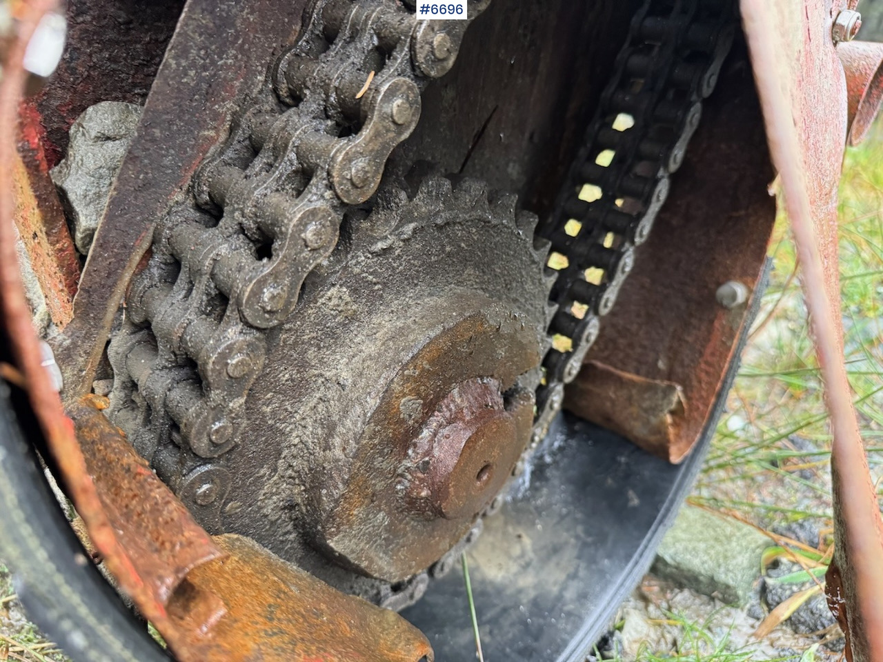 Soil tillage equipment Kverneland stone rake 4 m.: picture 15