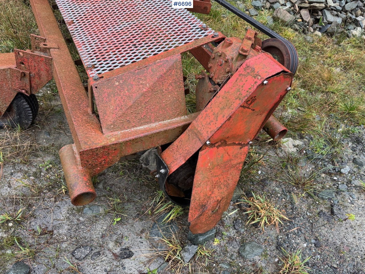 Soil tillage equipment Kverneland stone rake 4 m.: picture 16