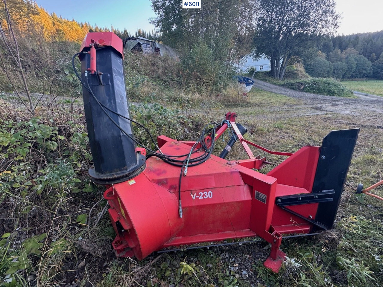 SISU Handel V-230 Snow blower - Municipal/ Special vehicle: picture 3 SISU Handel V-230 Snow blower - Municipal/ Special vehicle: picture 3