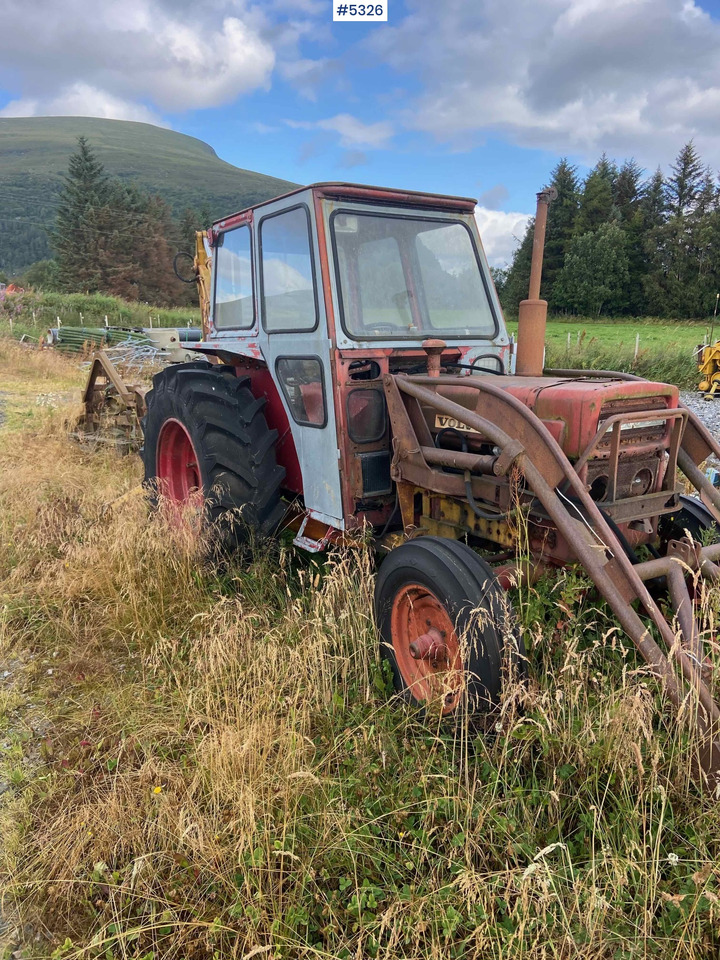 Volvo 430 mit heckmontiertem Baggeraufbau, Rep.-Objekt - Farm tractor: picture 1 Volvo 430 mit heckmontiertem Baggeraufbau, Rep.-Objekt - Farm tractor: picture 1