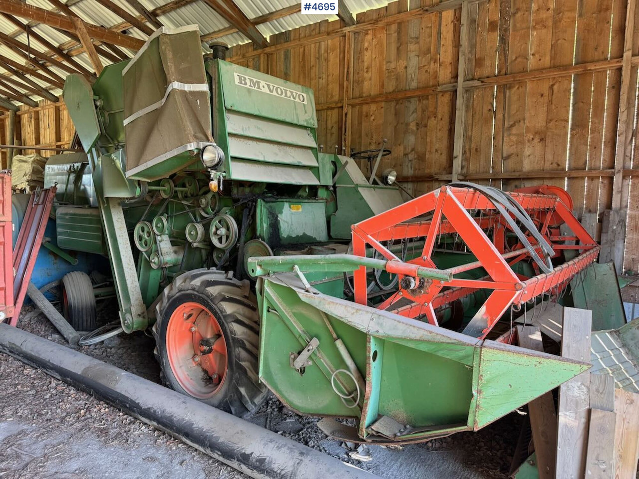 Volvo Aktiv 800 Combine harvester - Combine harvester: picture 2 Volvo Aktiv 800 Combine harvester - Combine harvester: picture 2