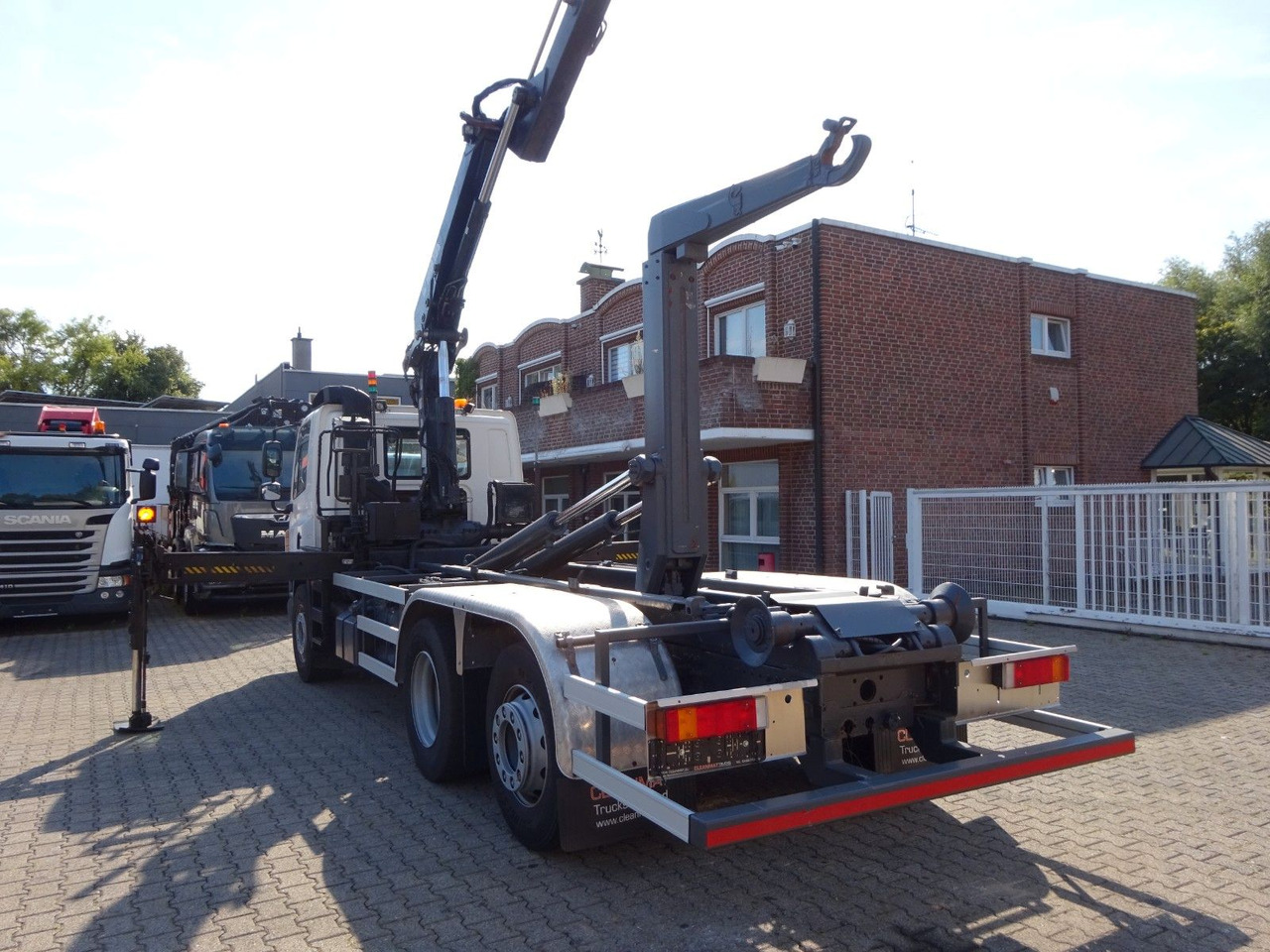 DAF 28-250 CF Abroller + HIA B195-3 Kran - Hook lift truck, Crane truck: picture 4 DAF 28-250 CF Abroller + HIA B195-3 Kran - Hook lift truck, Crane truck: picture 4