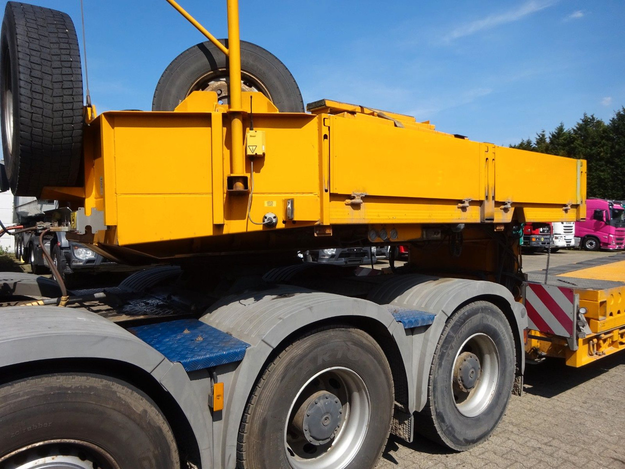 Faymonville 4 Achser Tiefbett abnehmbarem S-Hals ausziehbar - Low loader semi-trailer: picture 3 Faymonville 4 Achser Tiefbett abnehmbarem S-Hals ausziehbar - Low loader semi-trailer: picture 3