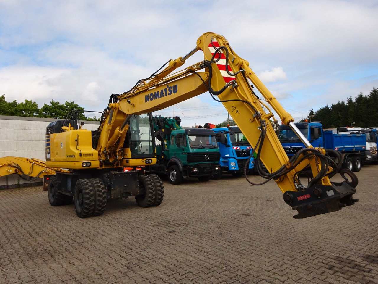 Wheel excavator Komatsu PW180-11: picture 7