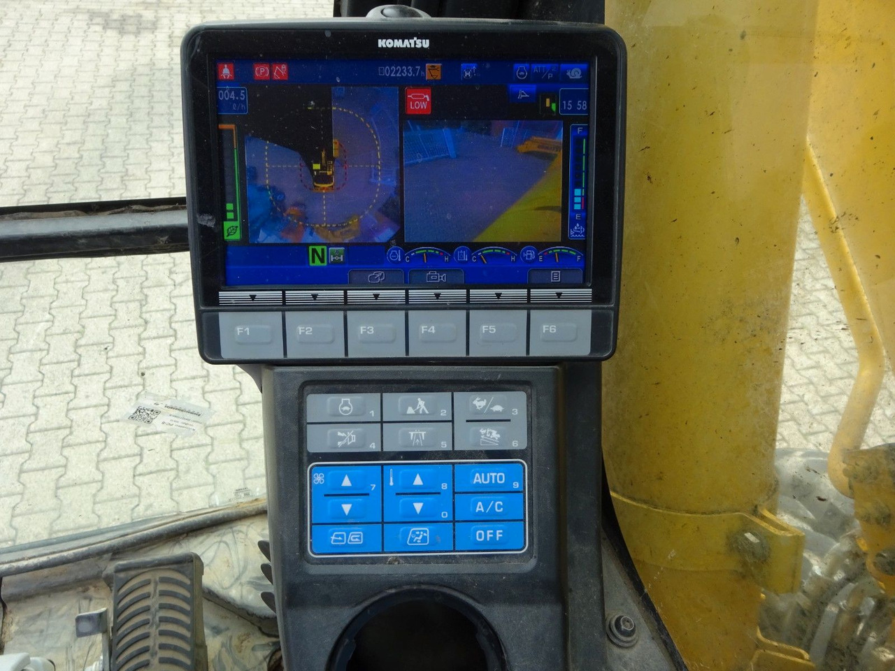 Wheel excavator Komatsu PW180-11: picture 19