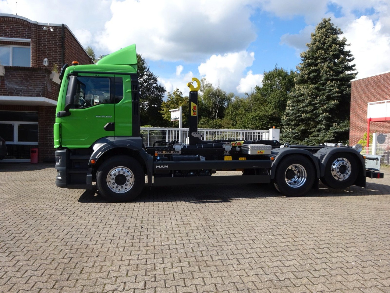 MAN 26.520 TGS HYVA Abroller 6x2 NEU - Hook lift truck: picture 3 MAN 26.520 TGS HYVA Abroller 6x2 NEU - Hook lift truck: picture 3
