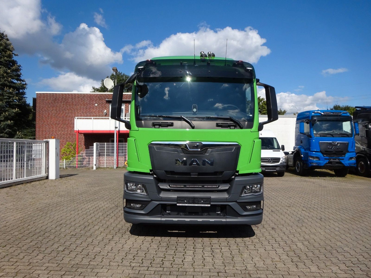 MAN 26.520 TGS HYVA Abroller 6x2 NEU !!! MAN 26.520 TGS HYVA Abroller 6x2 NEU !!! - Hook lift truck: picture 5 MAN 26.520 TGS HYVA Abroller 6x2 NEU !!! MAN 26.520 TGS HYVA Abroller 6x2 NEU !!! - Hook lift truck: picture 5
