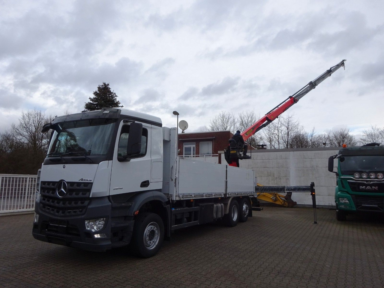 Mercedes-Benz 2648 Baustoffpritsche + PK 23001 TEC3 Kran Mercedes-Benz 2648 Baustoffpritsche + PK 23001 TEC3 Kran - Dropside/ Flatbed truck: picture 3 Mercedes-Benz 2648 Baustoffpritsche + PK 23001 TEC3 Kran Mercedes-Benz 2648 Baustoffpritsche + PK 23001 TEC3 Kran - Dropside/ Flatbed truck: picture 3