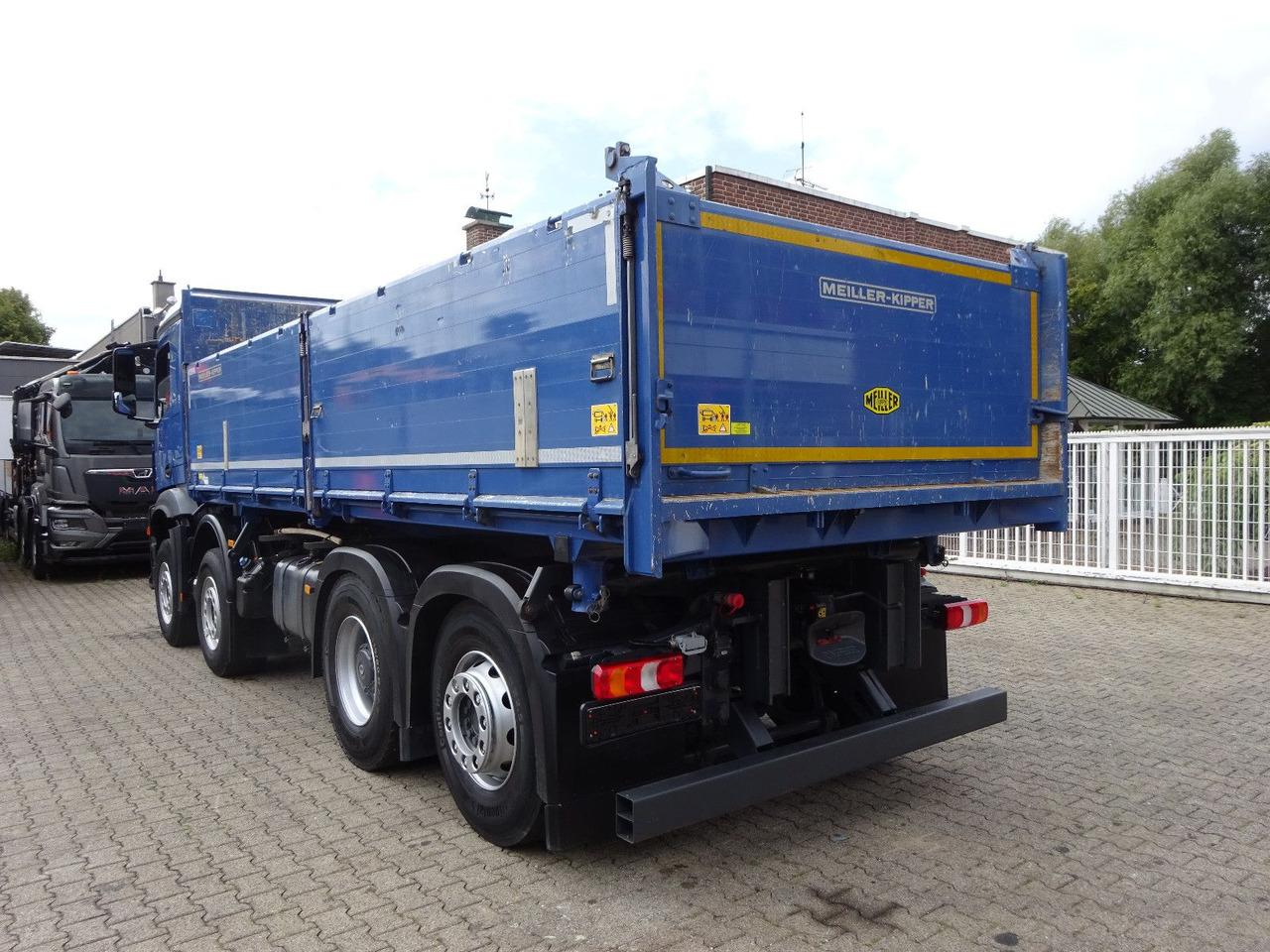 Mercedes-Benz Arocs 3446 MEILER 3 Seitenkipper 8x2 - Tipper: picture 4 Mercedes-Benz Arocs 3446 MEILER 3 Seitenkipper 8x2 - Tipper: picture 4