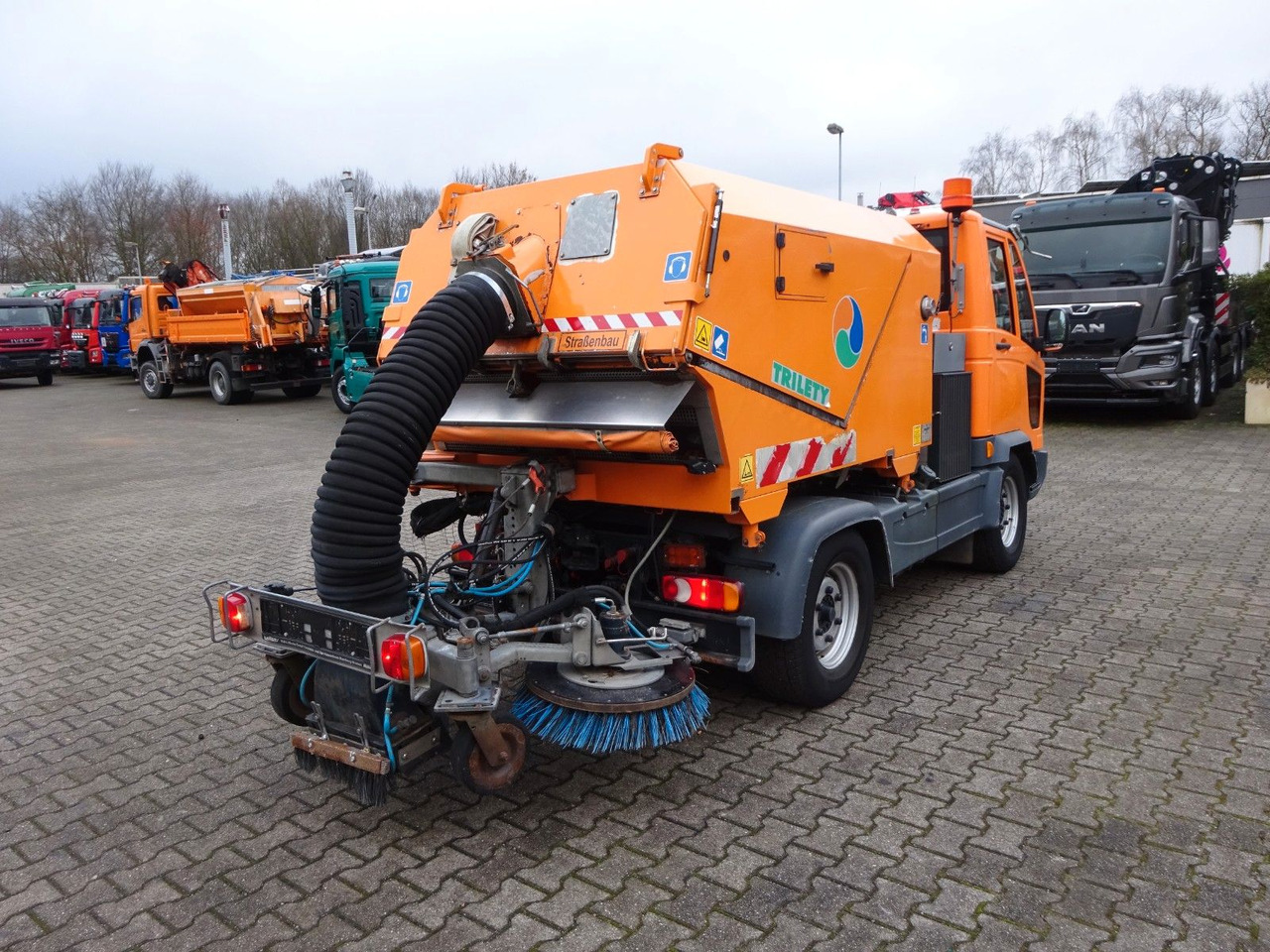 Multicar M30 HAKO FUMO Kehrmaschine+Kipper Wechsel-System - Tipper van: picture 5 Multicar M30 HAKO FUMO Kehrmaschine+Kipper Wechsel-System - Tipper van: picture 5