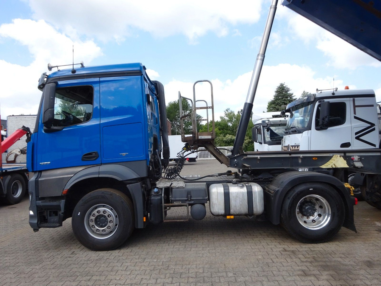 Mercedes-Benz 1853 Arocs SZM mit Kipperpumpe - Tractor unit: picture 3 Mercedes-Benz 1853 Arocs SZM mit Kipperpumpe - Tractor unit: picture 3
