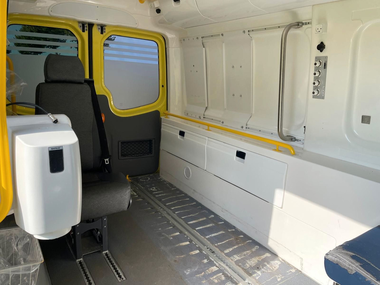 Ambulance Mercedes-Benz Sprinter II Kasten 316 CDI Aut: picture 19