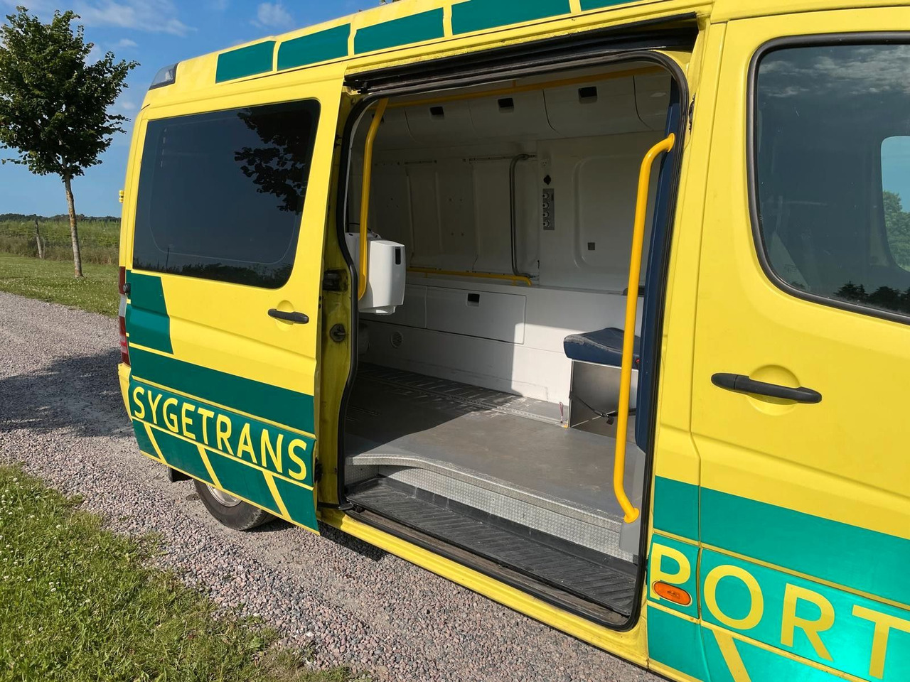 Ambulance Mercedes-Benz Sprinter II Kasten 316 CDI Aut: picture 17