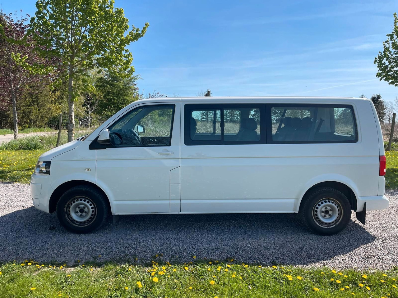 Volkswagen T5 Caravelle 2.0 TDI DSG Comfortline Lang - Passenger van: picture 2 Volkswagen T5 Caravelle 2.0 TDI DSG Comfortline Lang - Passenger van: picture 2