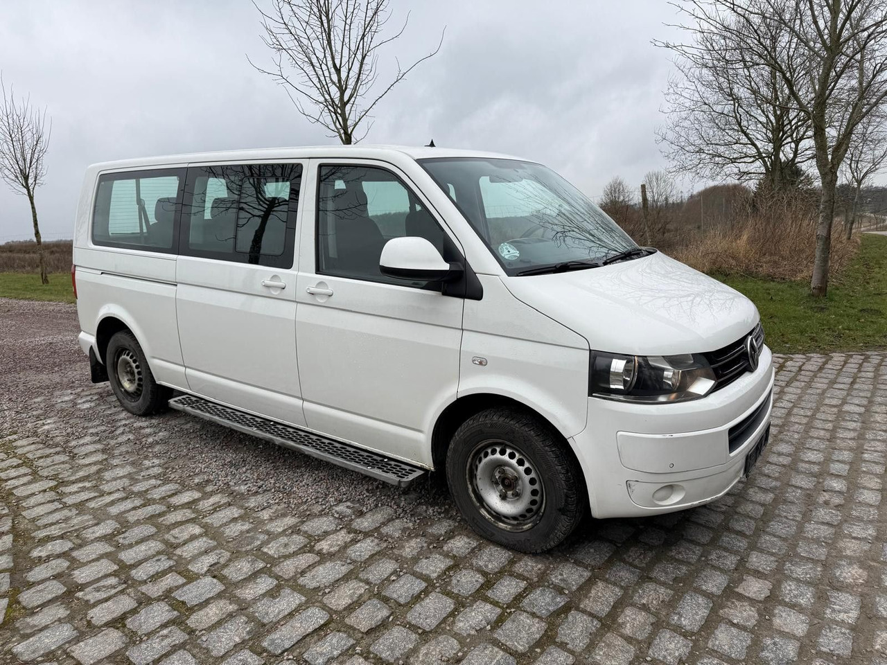 Passenger van Volkswagen T5  Caravelle 2.0 TDI DSG Lang *7 Sitzplätze*: picture 1