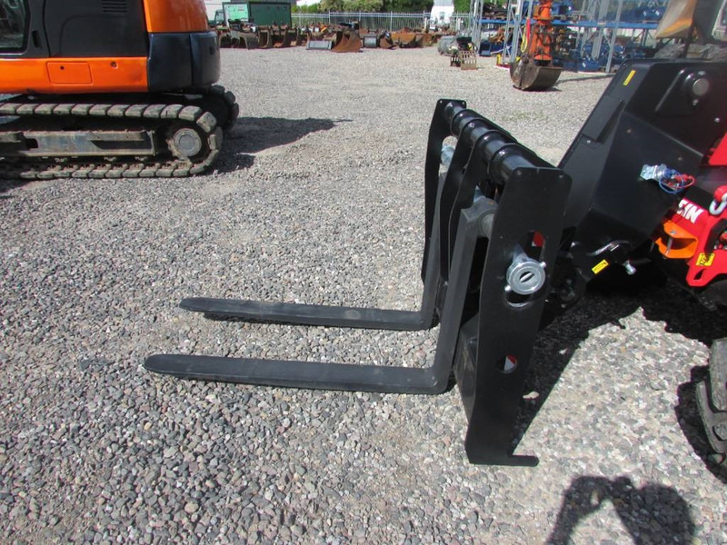 Faresin 6.26 Classic 52 (Zeppelin ZT6.26, JCB 525-60) - Telescopic handler: picture 3 Faresin 6.26 Classic 52 (Zeppelin ZT6.26, JCB 525-60) - Telescopic handler: picture 3