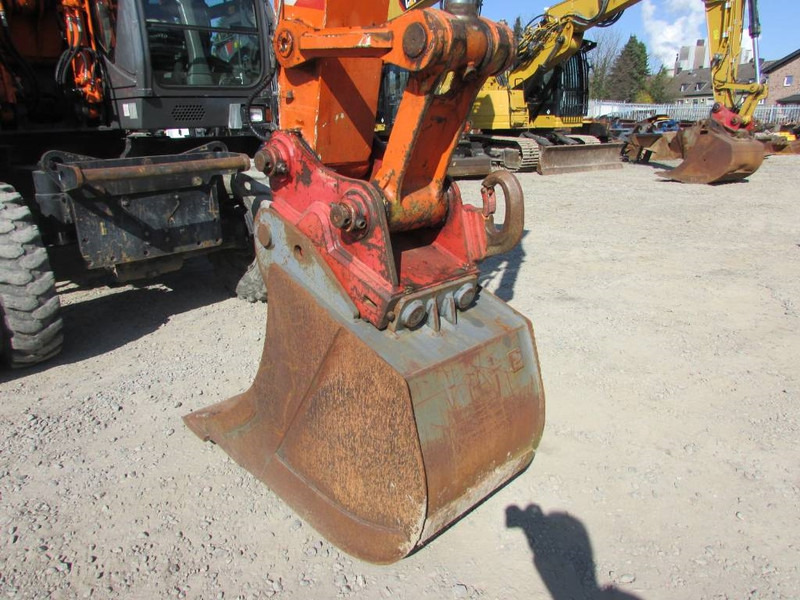 Hitachi ZX 140 W-3 Mobilbagger 43.000 EUR / Klima - Wheel excavator: picture 4 Hitachi ZX 140 W-3 Mobilbagger 43.000 EUR / Klima - Wheel excavator: picture 4