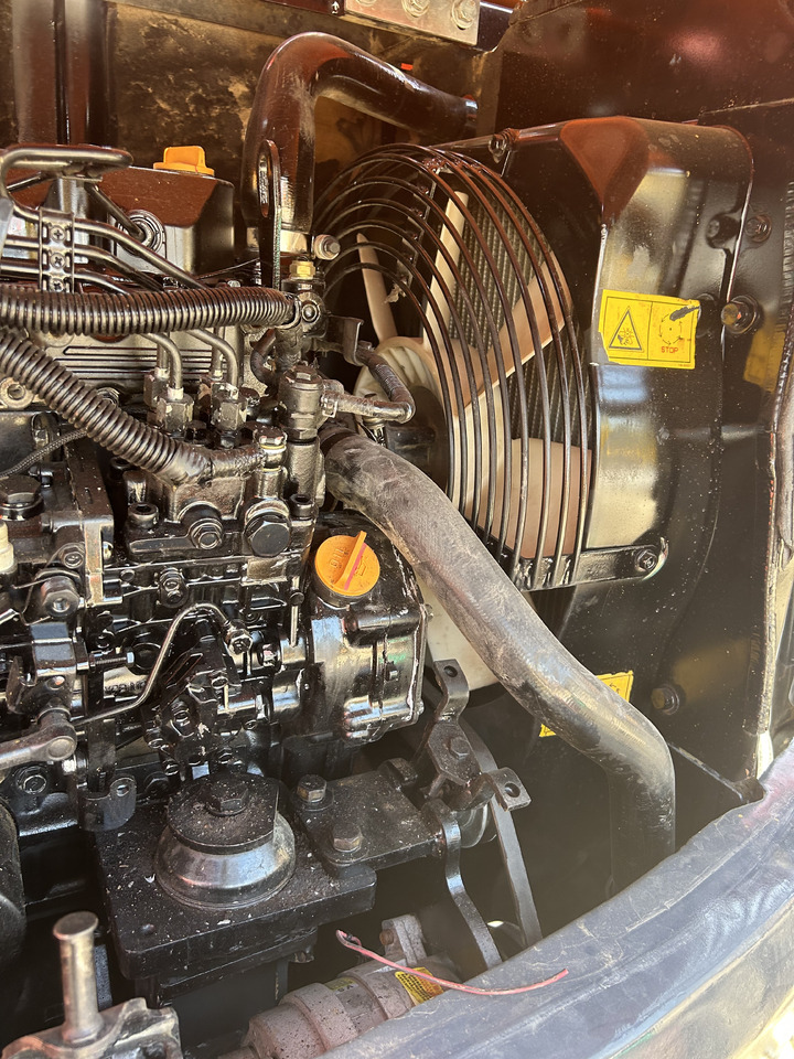 Mini excavator Doosan DX60: picture 7