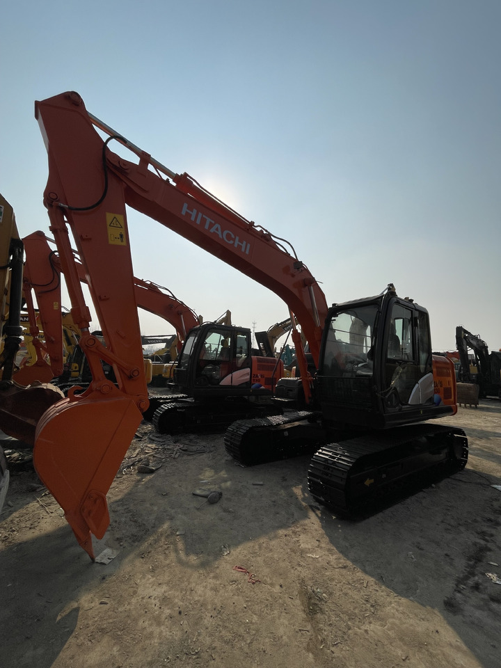HITACHI ZX130 - Crawler excavator: picture 4 HITACHI ZX130 - Crawler excavator: picture 4