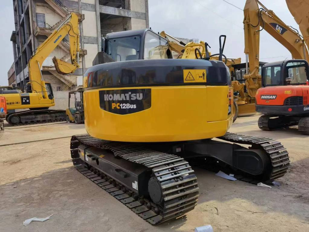 KOMATSU PC 128US - Mini excavator: picture 3 KOMATSU PC 128US - Mini excavator: picture 3