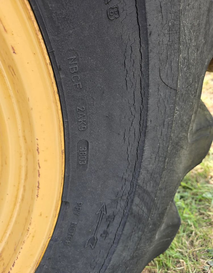 Backhoe loader Caterpillar: picture 18