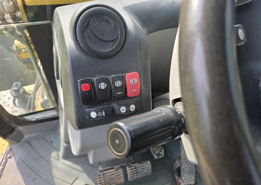 Caterpillar - Backhoe loader: picture 4 Caterpillar - Backhoe loader: picture 4