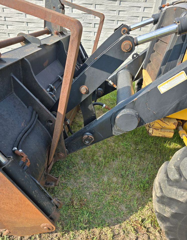 Backhoe loader Caterpillar: picture 7
