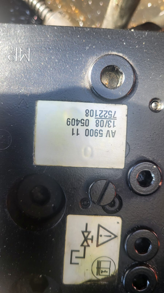 BT valve block 7522108 - Spare parts for Reach truck: picture 2 BT valve block 7522108 - Spare parts for Reach truck: picture 2