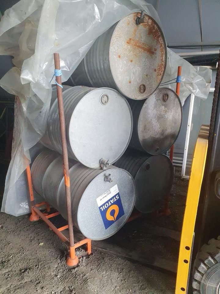 5 stk tank 200l - Tool/ Equipment: picture 1 5 stk tank 200l - Tool/ Equipment: picture 1