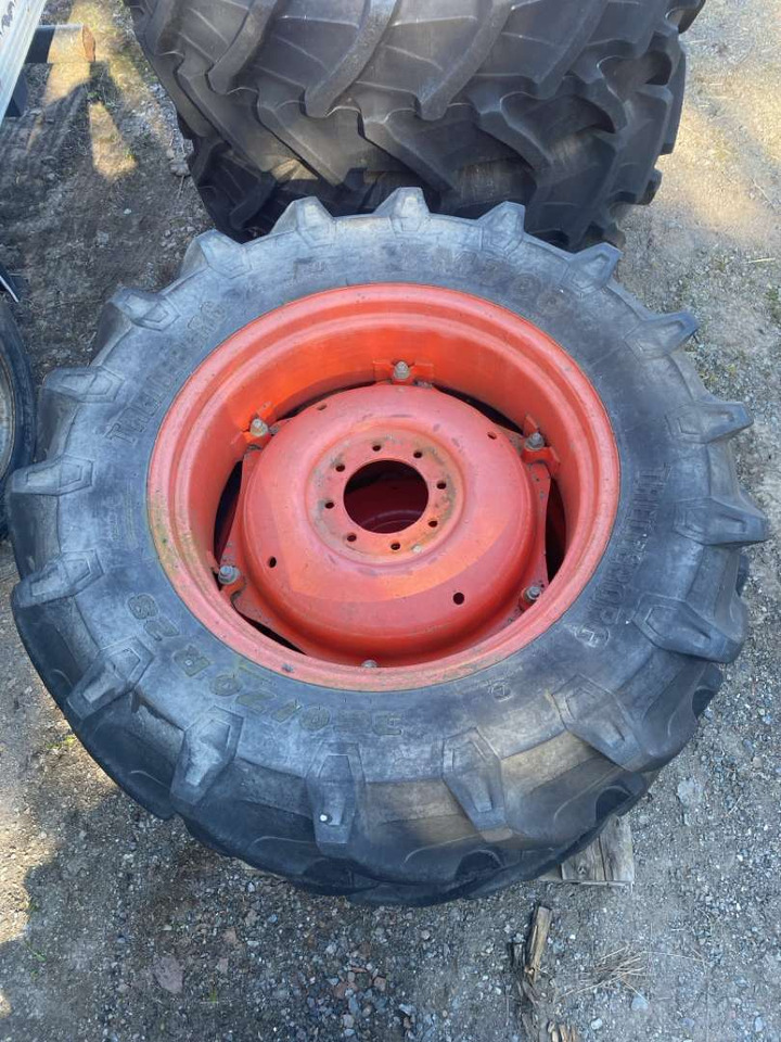 2stk Trelleborg TM700 på felg - Agricultural machinery: picture 1 2stk Trelleborg TM700 på felg - Agricultural machinery: picture 1