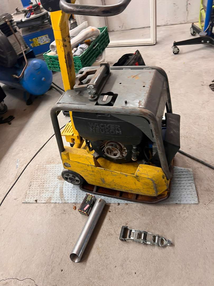 Wacker Neuson 1B30-2 vibroplate 1B30-2 (rep.-objekt) - Tool/ Equipment: picture 2 Wacker Neuson 1B30-2 vibroplate 1B30-2 (rep.-objekt) - Tool/ Equipment: picture 2