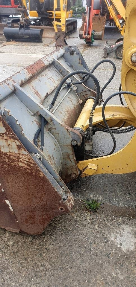 CAT 906M - Wheel loader: picture 2 CAT 906M - Wheel loader: picture 2