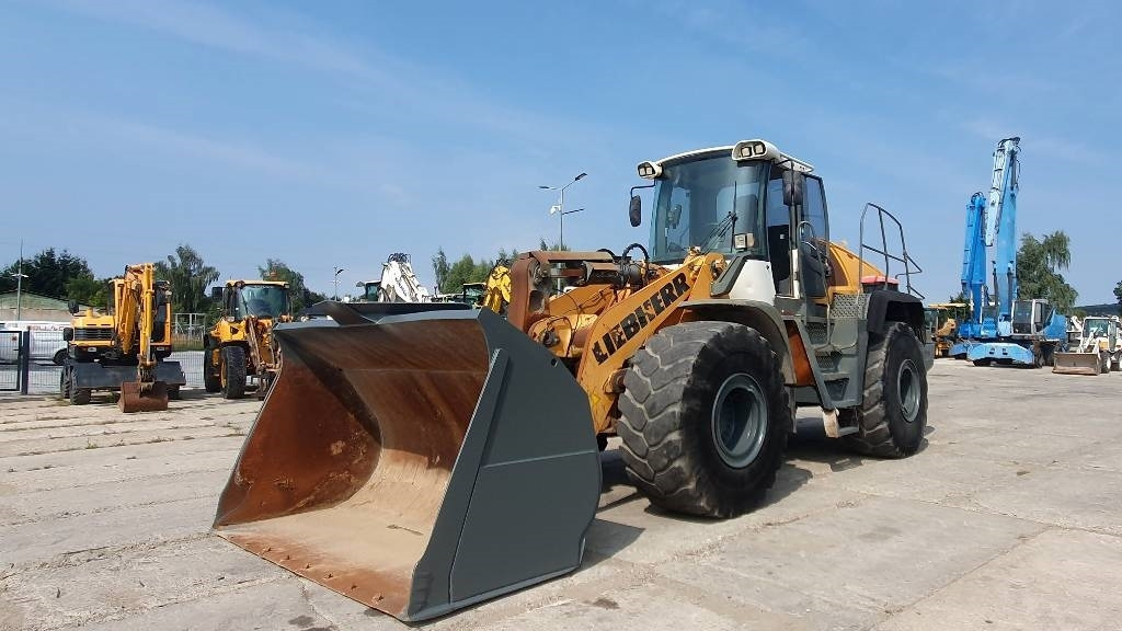 Liebherr L 566 - Wheel loader: picture 1 Liebherr L 566 - Wheel loader: picture 1
