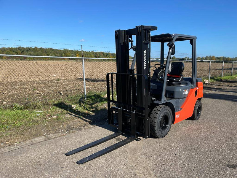 Toyota 8 FD F 25 | 2022 - Diesel forklift: picture 3 Toyota 8 FD F 25 | 2022 - Diesel forklift: picture 3