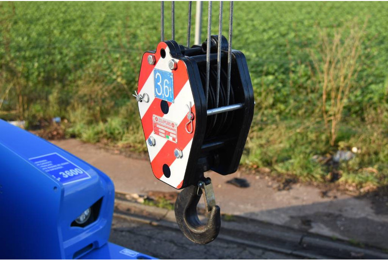 Valla V36R | 3.6T PICK & CARRY - Mini crane: picture 4 Valla V36R | 3.6T PICK & CARRY - Mini crane: picture 4