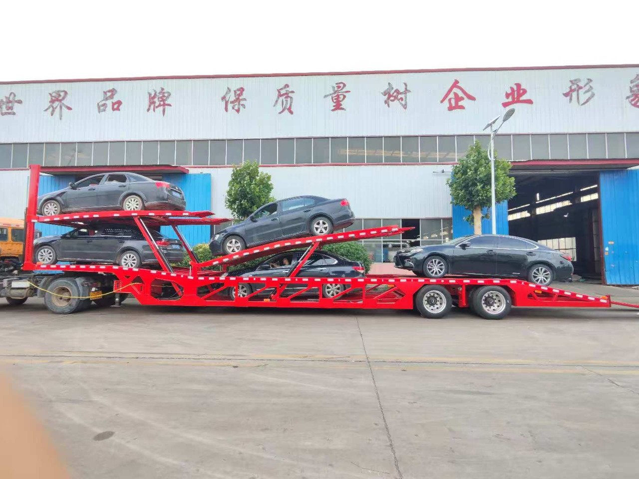 - Autotransporter semi-trailer: picture 1 - Autotransporter semi-trailer: picture 1