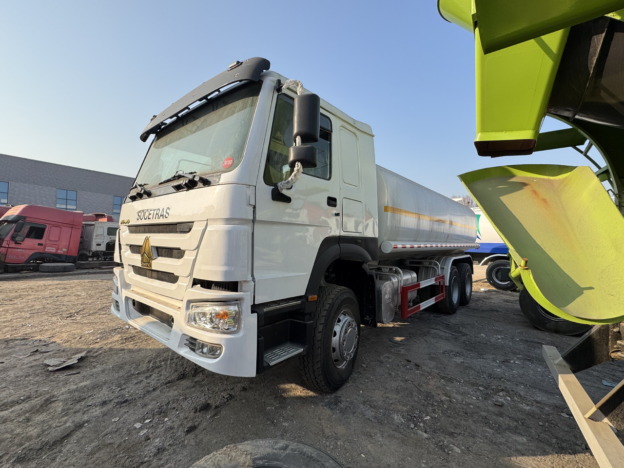 HOWO - Tank truck: picture 4 HOWO - Tank truck: picture 4