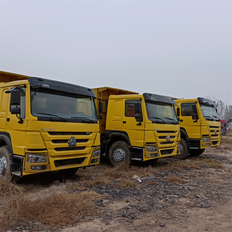 Sinotruck - Tipper: picture 4 Sinotruck - Tipper: picture 4