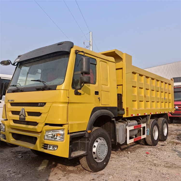 Sinotruck - Tipper: picture 1 Sinotruck - Tipper: picture 1