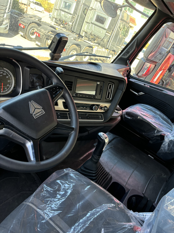 HOWO T7H - Tractor unit: picture 3 HOWO T7H - Tractor unit: picture 3