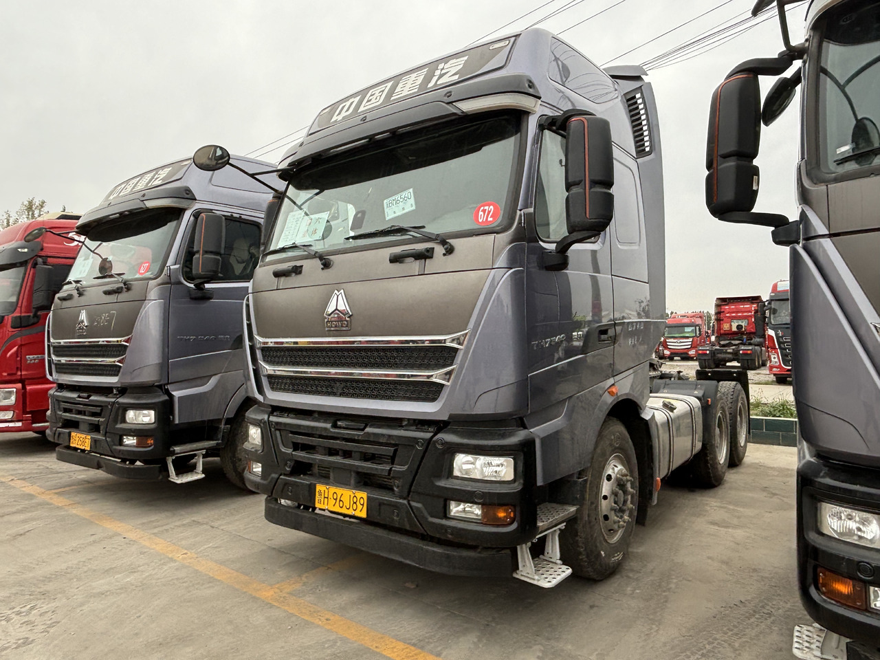 HOWO TRACTOR - Tractor unit: picture 1 HOWO TRACTOR - Tractor unit: picture 1
